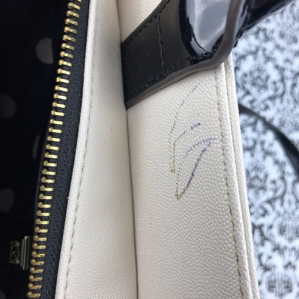 VINTAGE : Anne Klein : cream off white shoulder bag handbag with a black bow